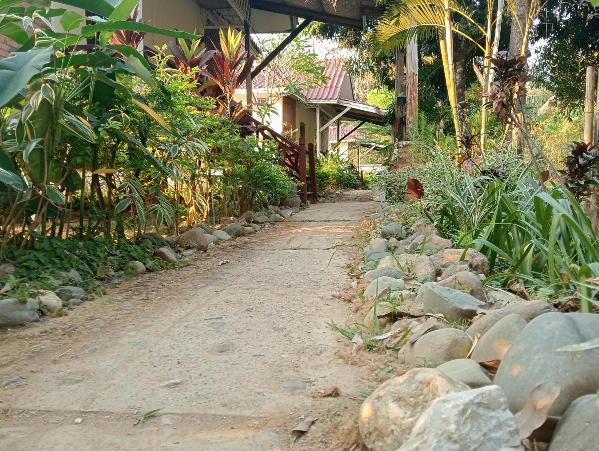 Vangvieng Ruby'Homestay Vang Vieng Esterno foto